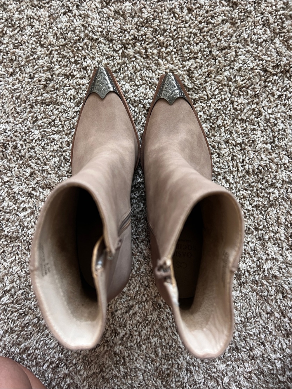 NWOT! Oasis Society Taupe Leather Block Heel Ankle Boots with Metal Toe - Picture 7 of 10